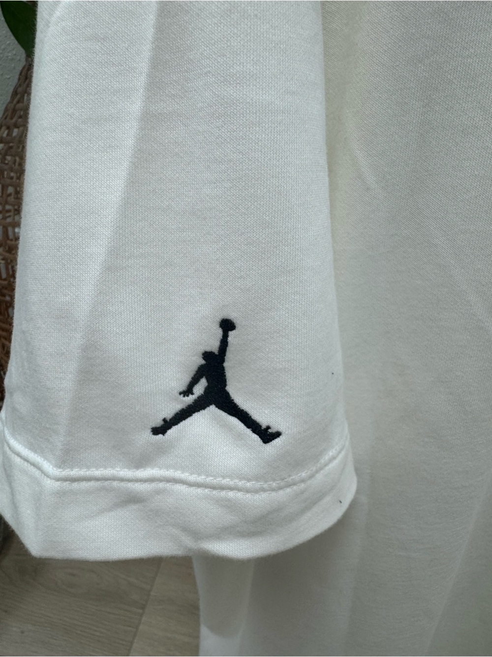 Nike Men's Short Sleeve Crewneck T-Shirt - Picture 2 of 6